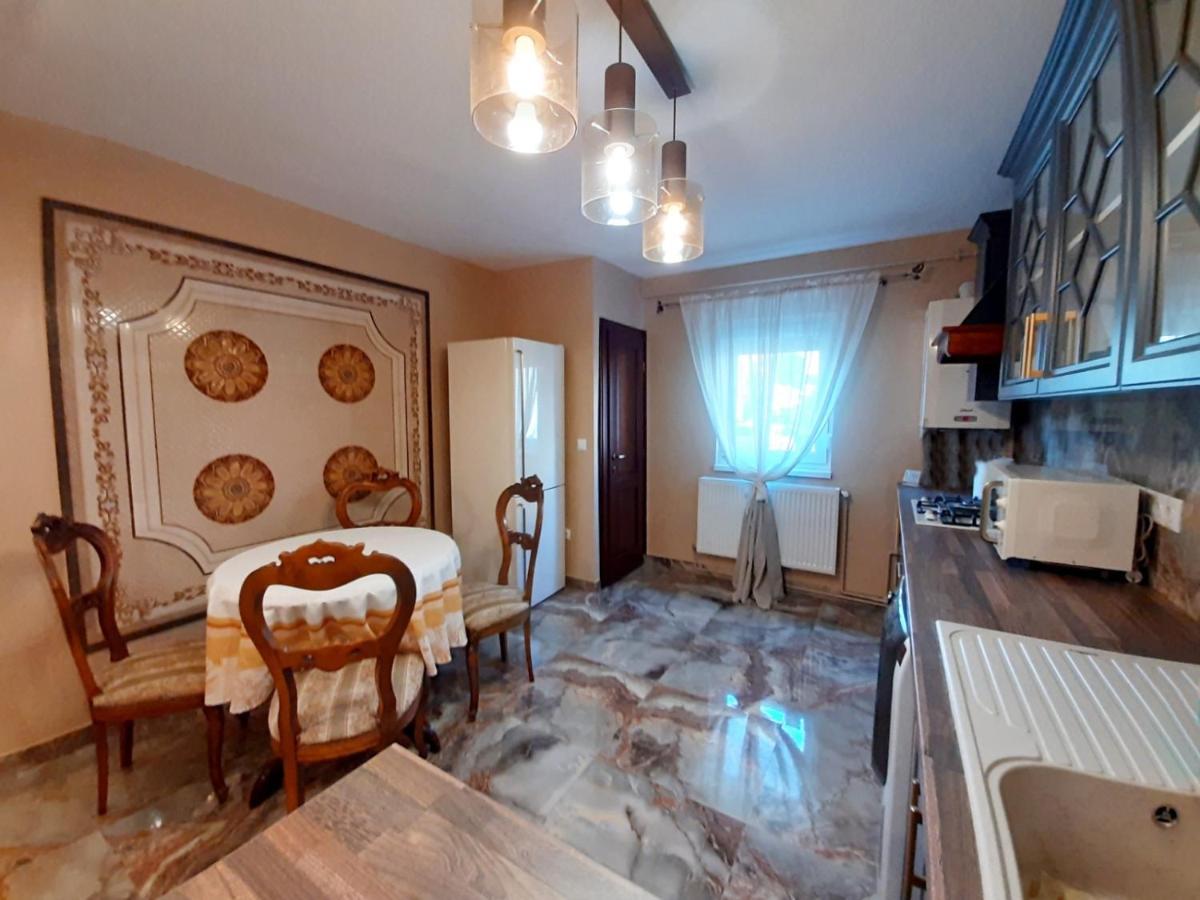 Apartment Lucky Sibiu Bagian luar foto