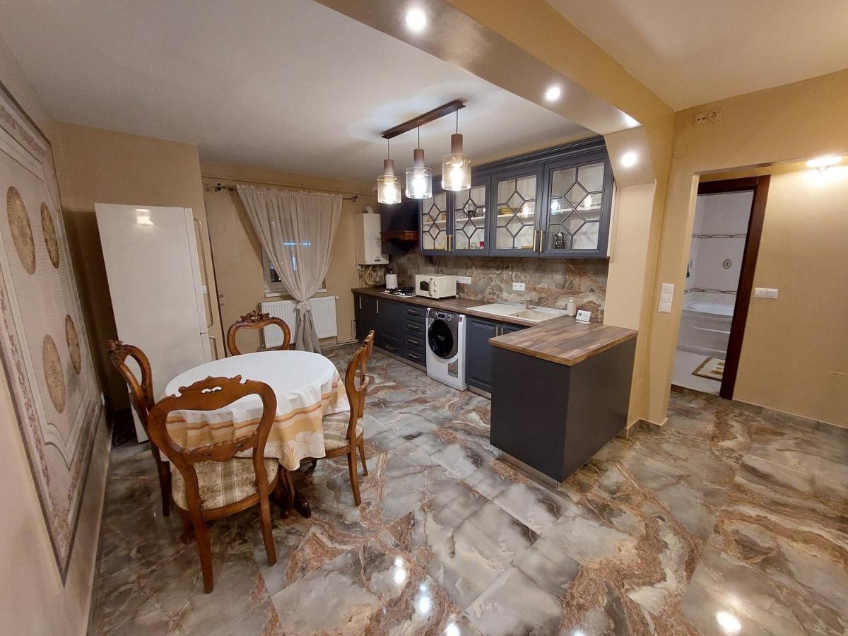 Apartment Lucky Sibiu Bagian luar foto